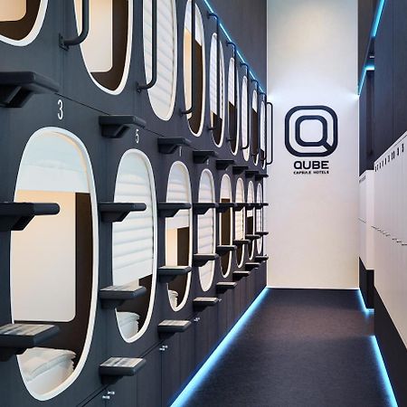 Qube Capsule Hotels Moskva Exteriör bild