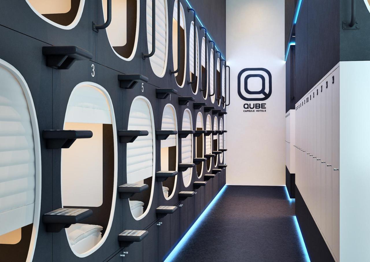 Qube Capsule Hotels Moskva Exteriör bild